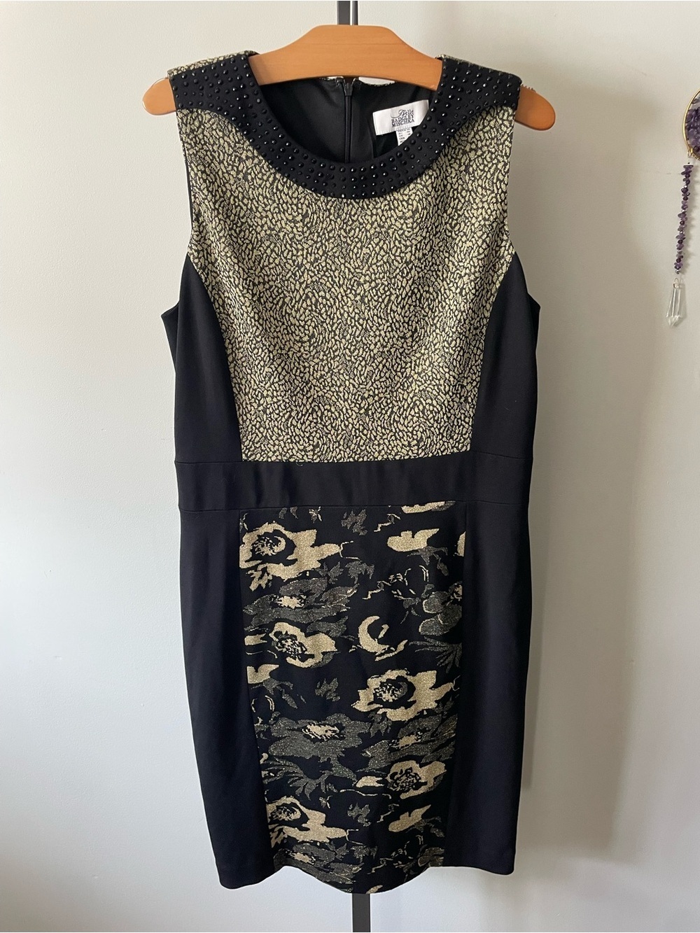 Belle Badgley Mischka Mixed Media Sheath Dress Gold Black Brocade Metallic